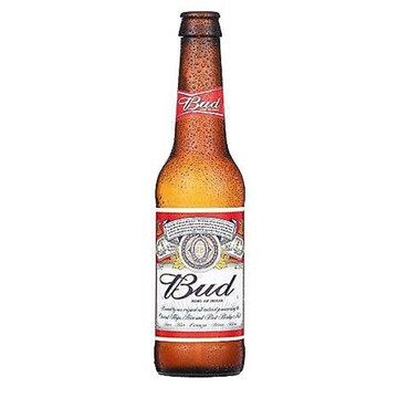 Bière Bud Icône : La Classique Américaine Rafraîchissante Bouteille de bière Budweiser glacée et mouillée, étiquette rouge et blanche portant l'inscription "Bud" au centre, sur fond blanc.
